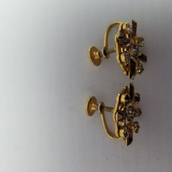 Vintage Purple Rhinestone Clip On Earrings, Gold Tone Screw Back Setting - Picture 3 of 7